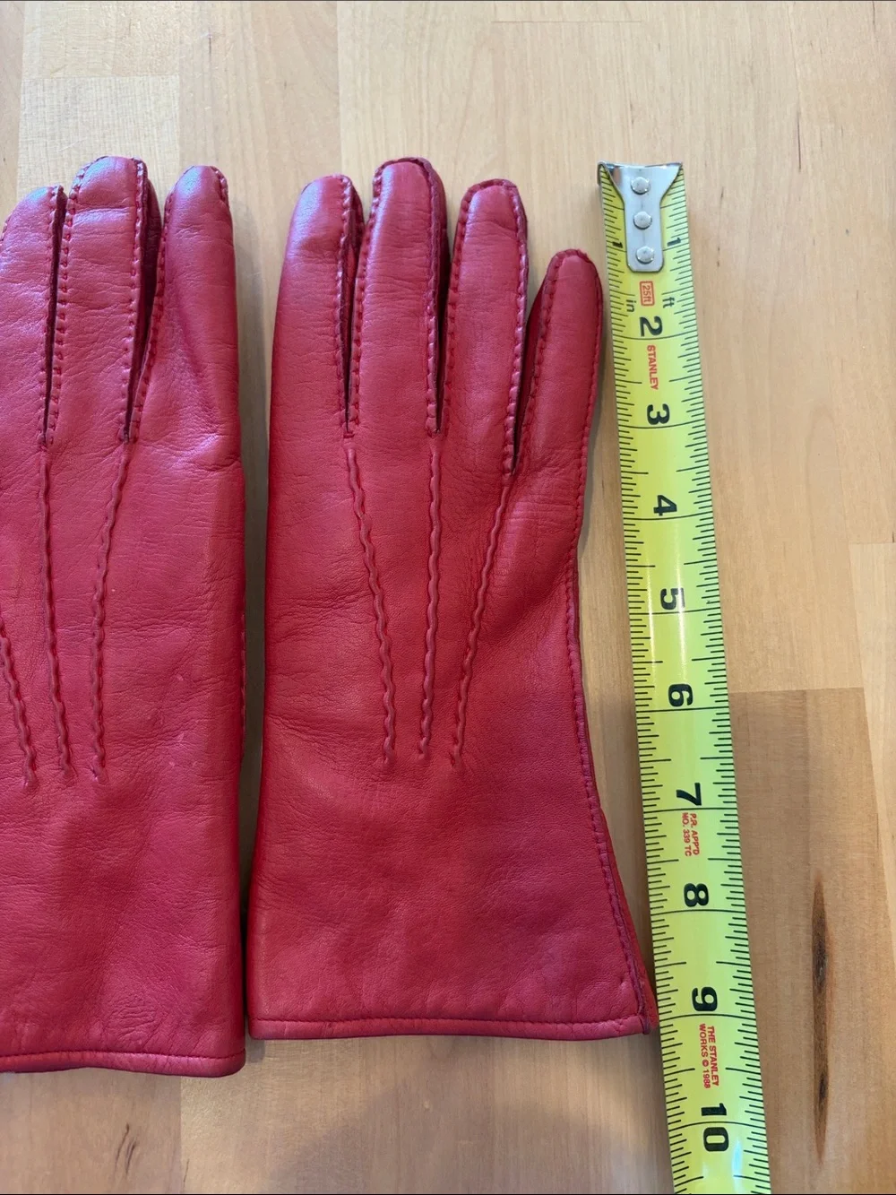 Vintage Women’s 100% Leather Rabbit fur lined Gloves in Red Made in Italy Medium
